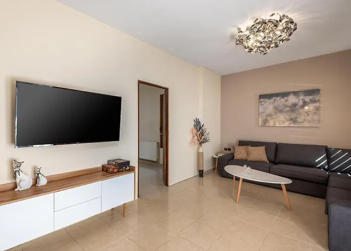 Aileen * Koskinou (Rhodes)