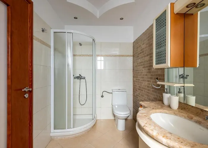 Aileen * Koskinou (Rhodes)